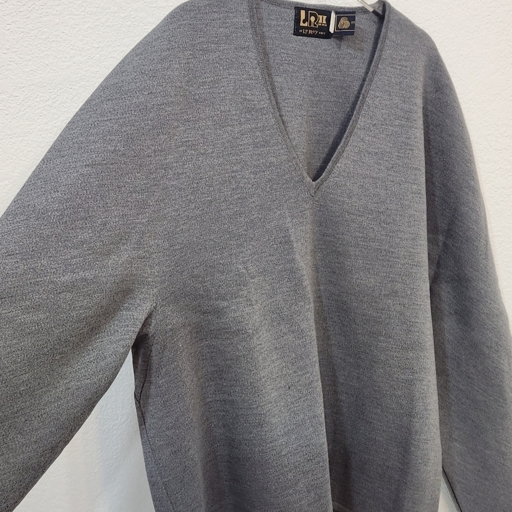 LEROY 80's Vintage Classic 100% Virgin Wool Long Sleeve V-neck Sweater Size XL - Picture 2 of 13